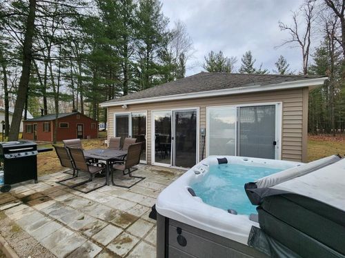 56 W Lincoln St, Brohman, MI, 49312-5112 | Card Image