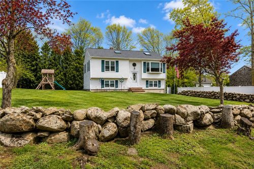 221 Canal St, Westerly, RI, 02891-1556 | Card Image