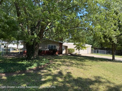 304 Theo Ave, Lansing, MI, 48917-2646 | Card Image