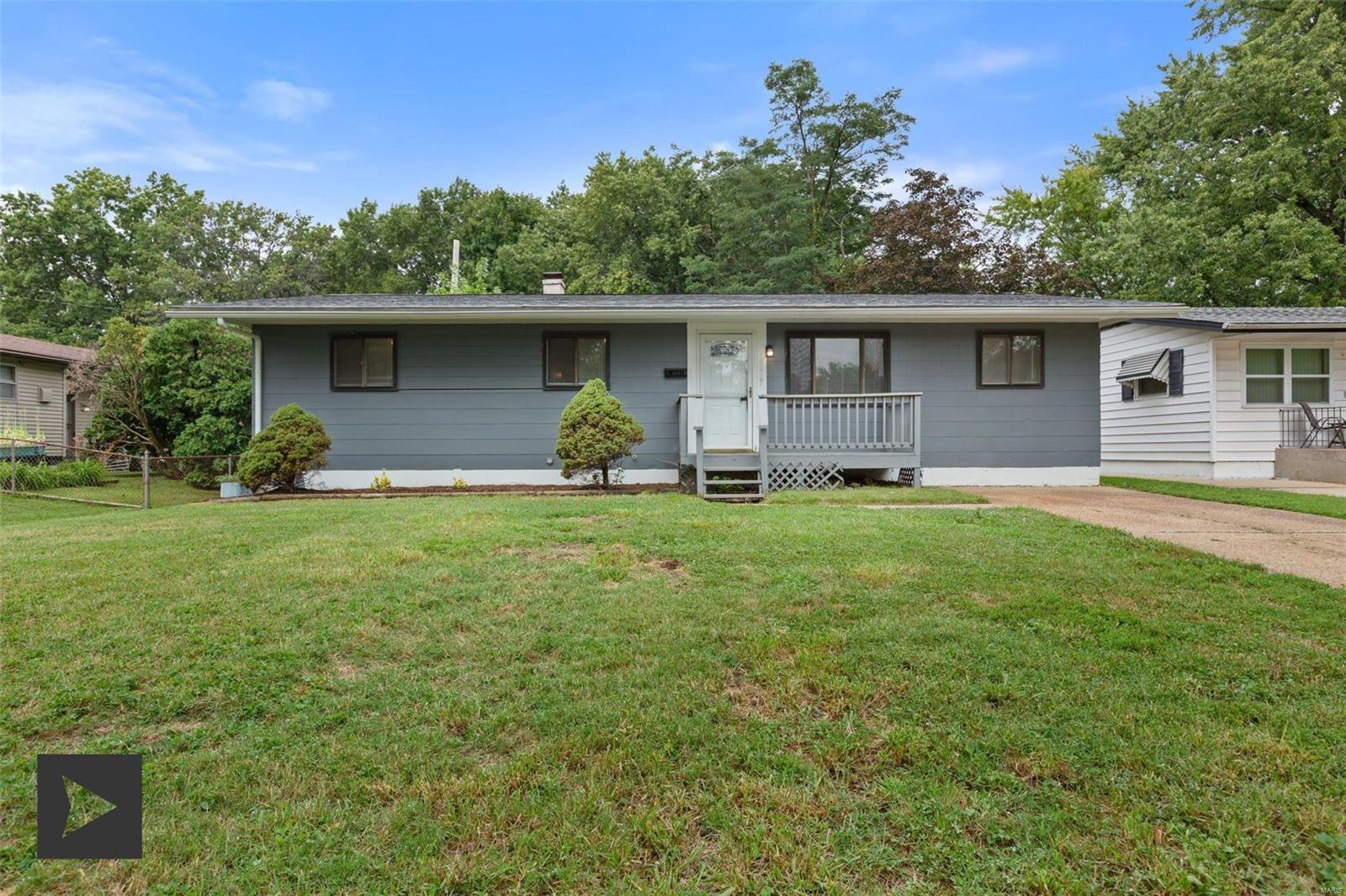 Durness Dr, Saint Louis, MO 63137