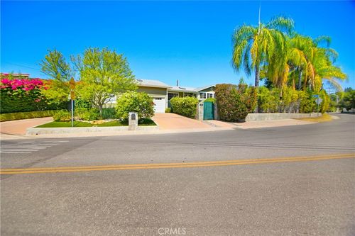 5062 Avenida Hacienda, Tarzana, CA, 91356 | Card Image