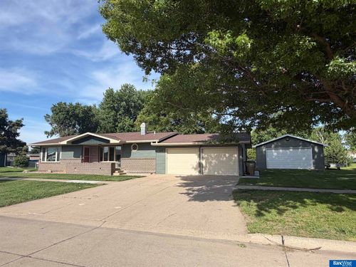 330 Fairview Dr, Aurora, NE, 68818-2916 | Card Image
