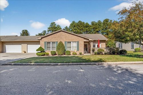 238 Beaver Creek Dr, South Hill, VA, 23970-7138 | Card Image