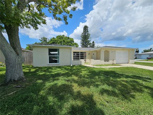 10135 Glen Moor Ln, PORT RICHEY, FL, 34668-3719 | Card Image