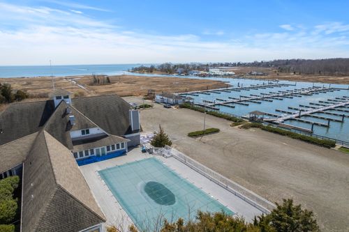 cn946-379 Whitfield St, Guilford, CT, 06437 | Card Image