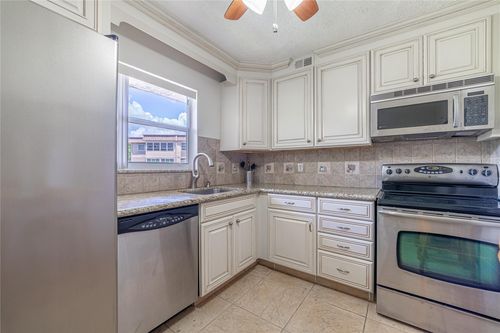 apt-205-701 Lori Dr, Palm Springs, FL, 33461-7102 | Card Image