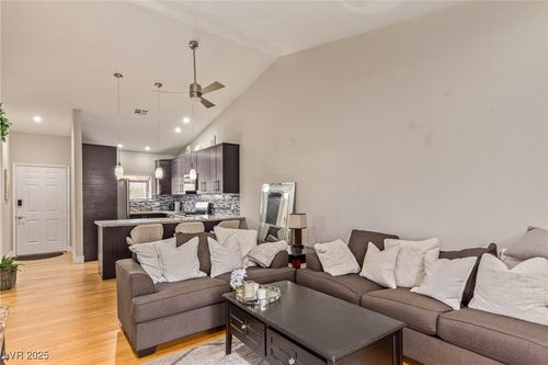 0-2840 Bluebonnet Dr, Henderson, NV, 89074-2476 | Card Image