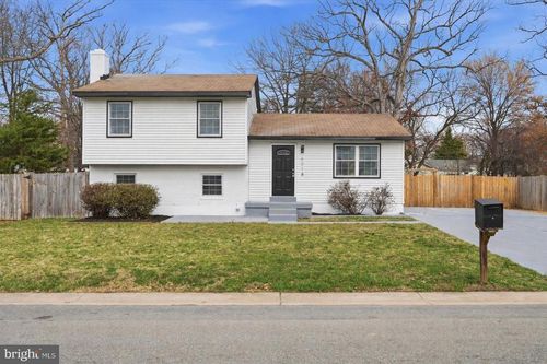 6018 Woodland Ln, Clinton, MD, 20735-1542 | Card Image