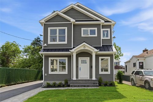 13 Evelyn Ave, Westbury, NY, 11590-4214 | Card Image