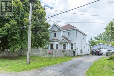 15 Park St, House other with 3 bedrooms, 1 bathrooms and null parking in Amherst NS | Image 1