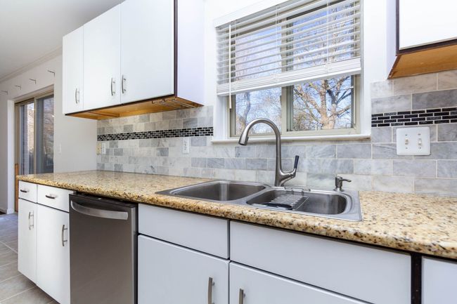 6173 Elarz Dr, Condo with 4 bedrooms, 3 bathrooms and null parking in Troy MI | Image 10