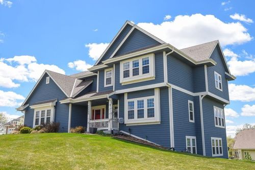 N63W13355 Hummingbird Way, Menomonee Falls, WI, 53051-8327 | Card Image