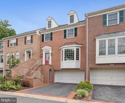 8942 Barrowgate Ct, POTOMAC, MD, 20854-2591 | Card Image