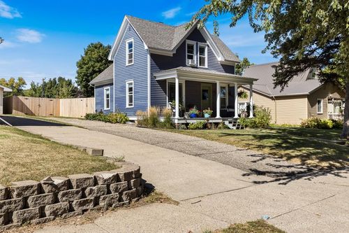 220 Fremont St S, Lake Benton, MN, 56149-1604 | Card Image