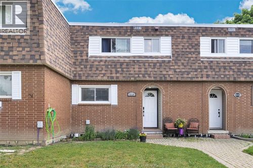 5518 Empress St, Windsor, ON, N8T1B4 | Card Image
