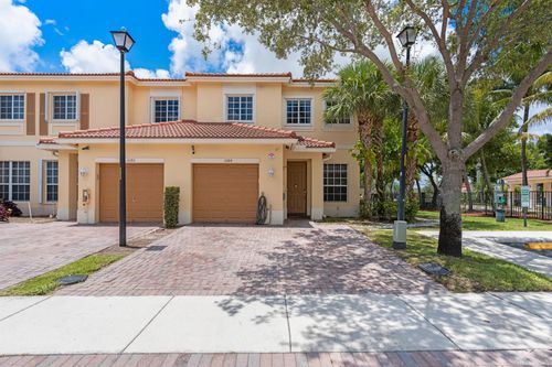 3184 Nw 32nd St, Oakland Park, FL, 33309-8211 | Card Image