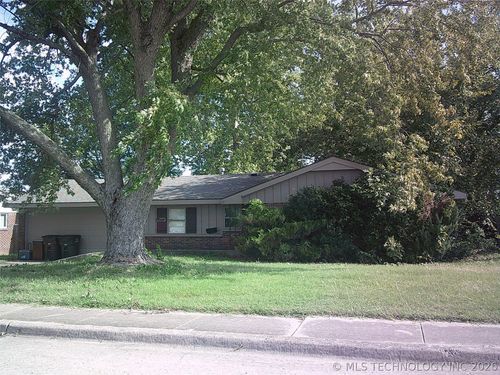 124 Fenway Pl, Bartlesville, OK, 74006-2713 | Card Image