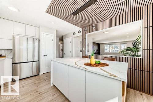 5 Larose Dr, Saint Albert, AB, T8N1S5 | Card Image