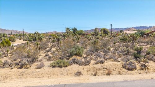 58323 Lisbon Dr, Yucca Valley, CA, 92284-6343 | Card Image
