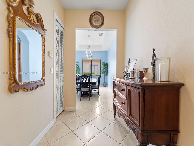 19385 Sw 79 Th Ct, House other with 5 bedrooms, 5 bathrooms and null parking in Cutler Bay FL | Image 6