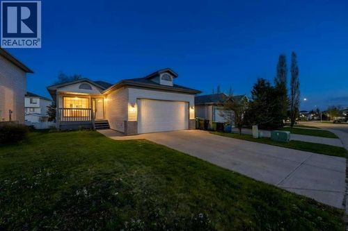 9119 Scurfield Dr Nw, Calgary, AB, T3L1X7 | Card Image