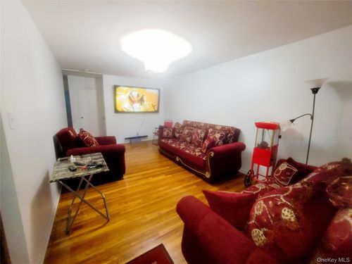 970 E 108th Street, New York, NY, 11236 | Card Image