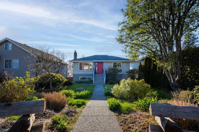 1813 Mahon Avenue, House other with 3 bedrooms, 2 bathrooms and 3 parking in North Vancouver BC | Image 25