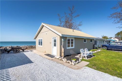 18082 Erie Shore Dr, Blenheim, ON, N0P1A0 | Card Image
