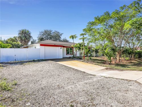 4590 28th Ave Sw, NAPLES, FL, 34116-7834 | Card Image