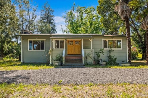 635 Goodwin Ave, Penngrove, CA, 94951-8622 | Card Image