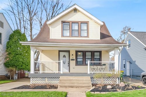 394 E 322nd St, Willowick, OH, 44095-3324 | Card Image