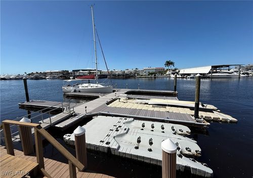 apt-534-800 River Point Dr, NAPLES, FL, 34102-3475 | Card Image