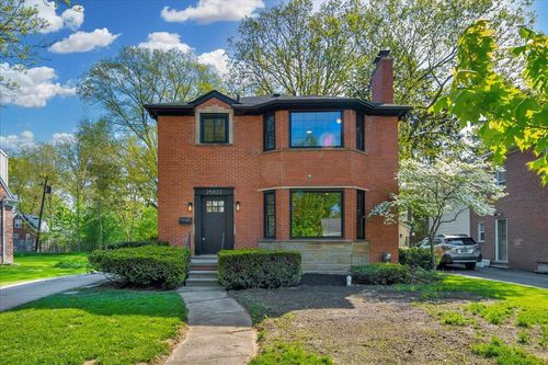 25822 Berkley Ave, Huntington Woods, MI, 48070-1403 | Card Image