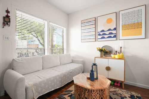 102-3000 Guadalupe St, Austin, TX, 78705-2830 | Card Image