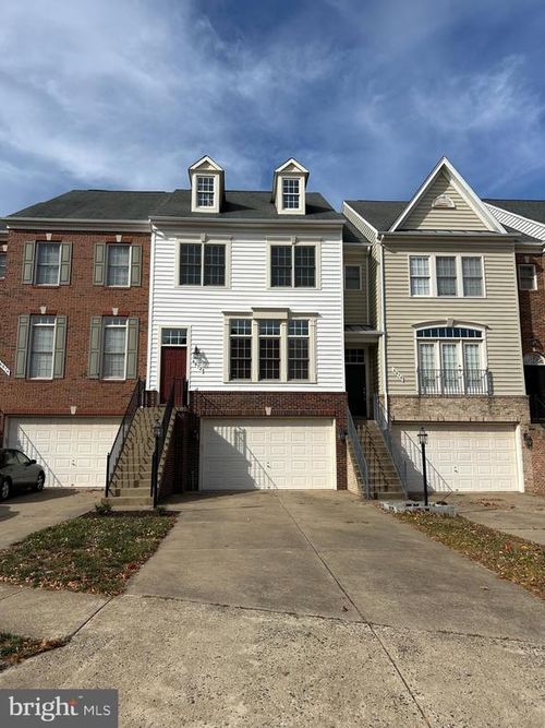 6872 Witton Cir, Gainesville, VA, 20155-4420 | Card Image