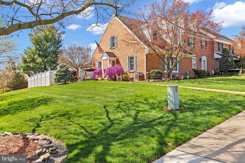 200 Huntington Dr, MOUNTVILLE, PA, 17554-1011 | Card Image