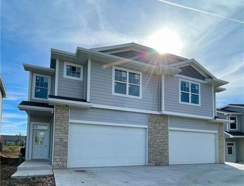 15301 Bellflower Ln, Urbandale, IA, 50323-1207 | Card Image