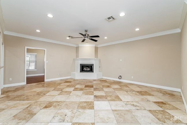den/family room 20 x 18' | Image 10