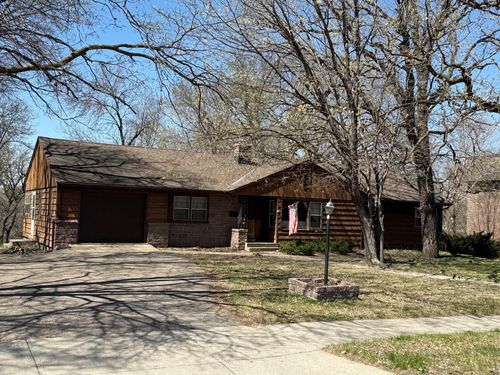 320 S Minnesota St, Redwood Falls, MN, 56283-1572 | Card Image