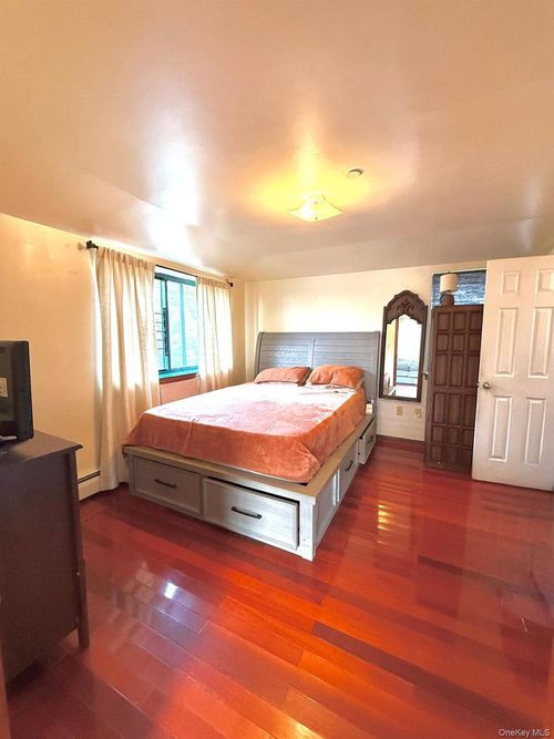 apt-3a-12214 25th Ave, College Point, NY, 11356-2536 | Card Image