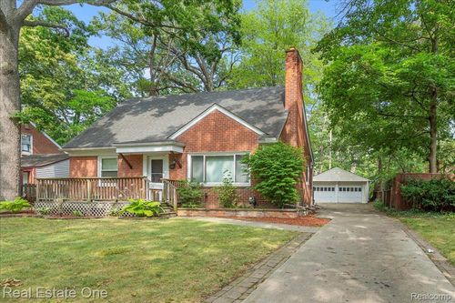23490 Meadowlark St, Oak Park, MI, 48237-2265 | Card Image