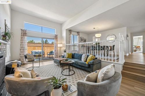 401-466 Crescent St, Oakland, CA, 94610-2662 | Card Image