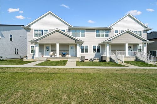2466 Roycroft Aly, Marion, IA, 52302-8609 | Card Image