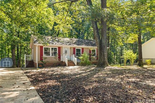 404 Benton St, South Hill, VA, 23970-2809 | Card Image