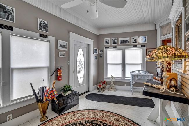 SITTING ROOM CONTINUES | Image 11