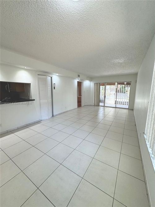 9500-9500 Sw 140th Ct, Miami, FL, 33186-1283 | Card Image