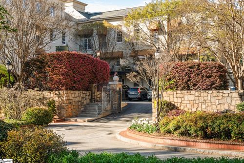 unit-2b-100 W Court St, Greenville, SC, 29601-2663 | Card Image