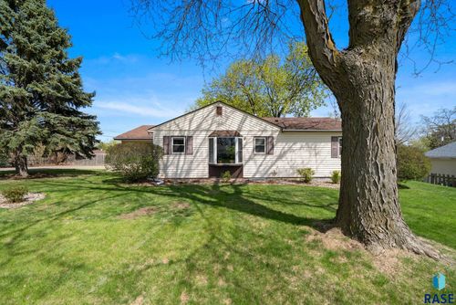 2700 S Hawthorne Ave, Sioux Falls, SD, 57105-4513 | Card Image