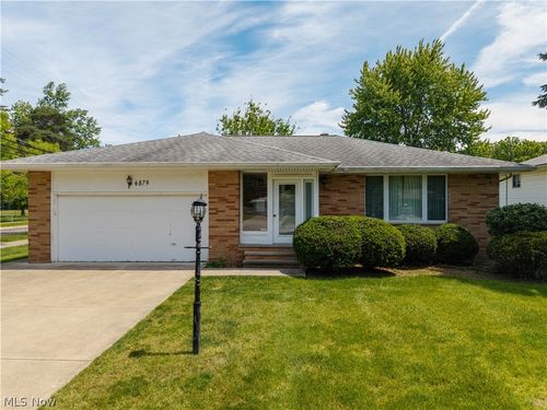 6879 Middlebrook Boulevard, Middleburg Heights, OH, 44130 | Card Image