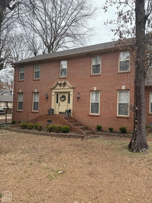 303 Woodford Pl, Paragould, AR, 72450-3561 | Card Image